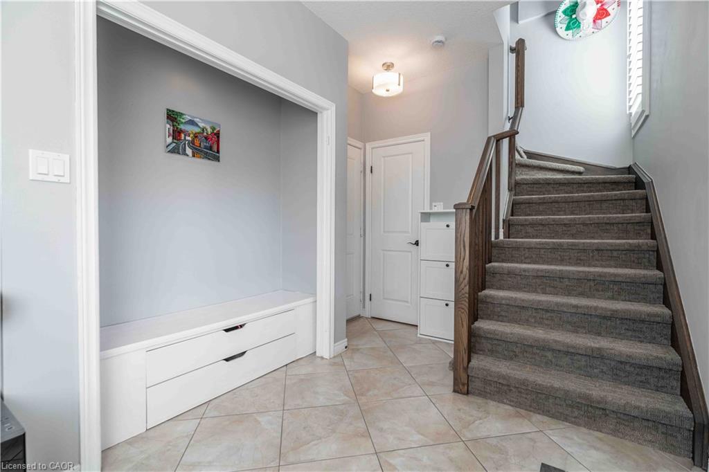 13-11 Stockbridge Gardens Property Photo 5
