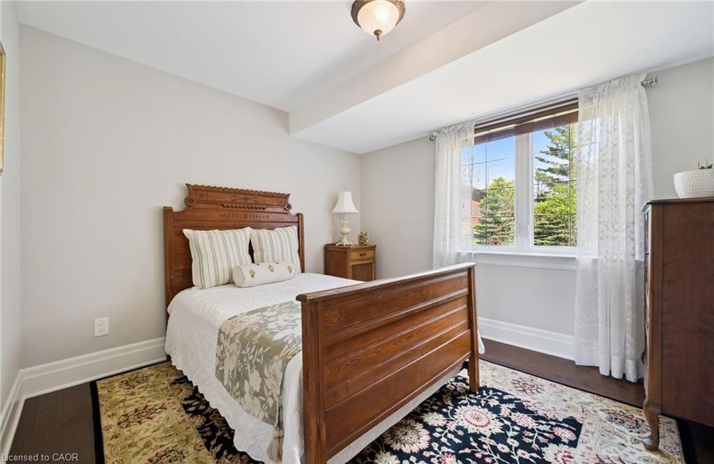 2073 Maplewood Road Property Photo 32