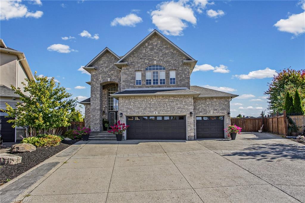 4 Playfair Court Property Photo 2