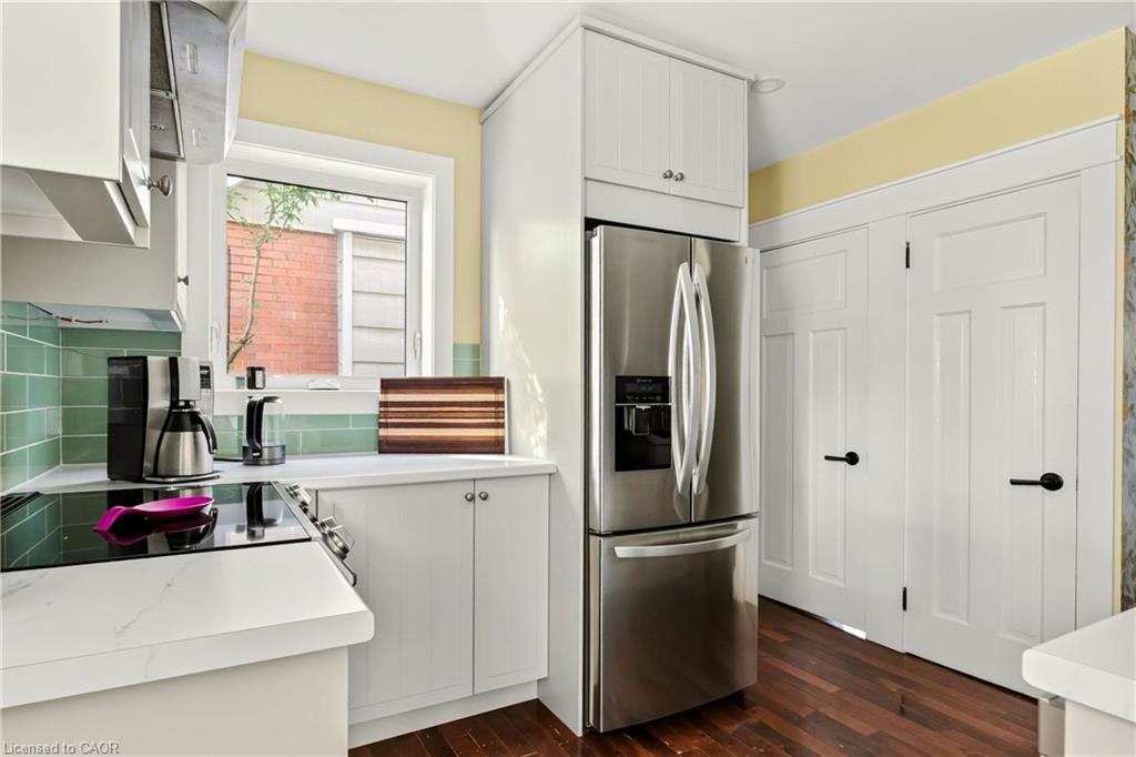133 Rosslyn Avenue S Property Photo 20