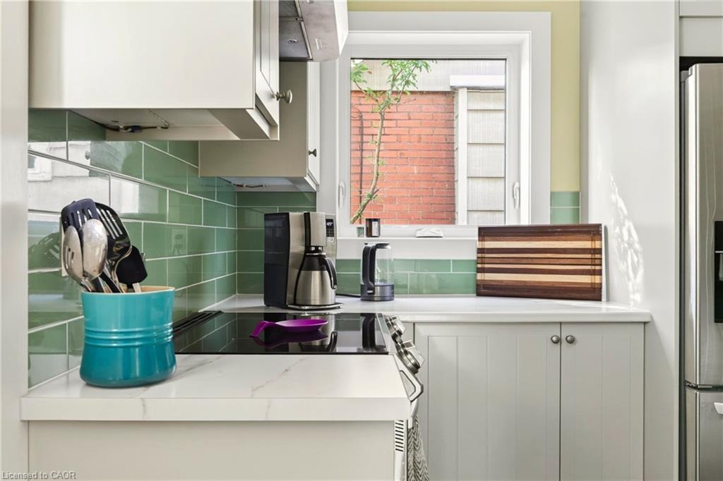 133 Rosslyn Avenue S Property Photo 21