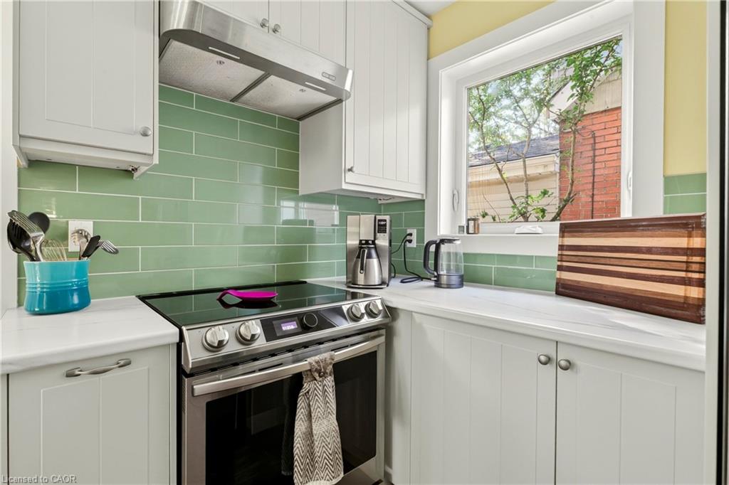 133 Rosslyn Avenue S Property Photo 22