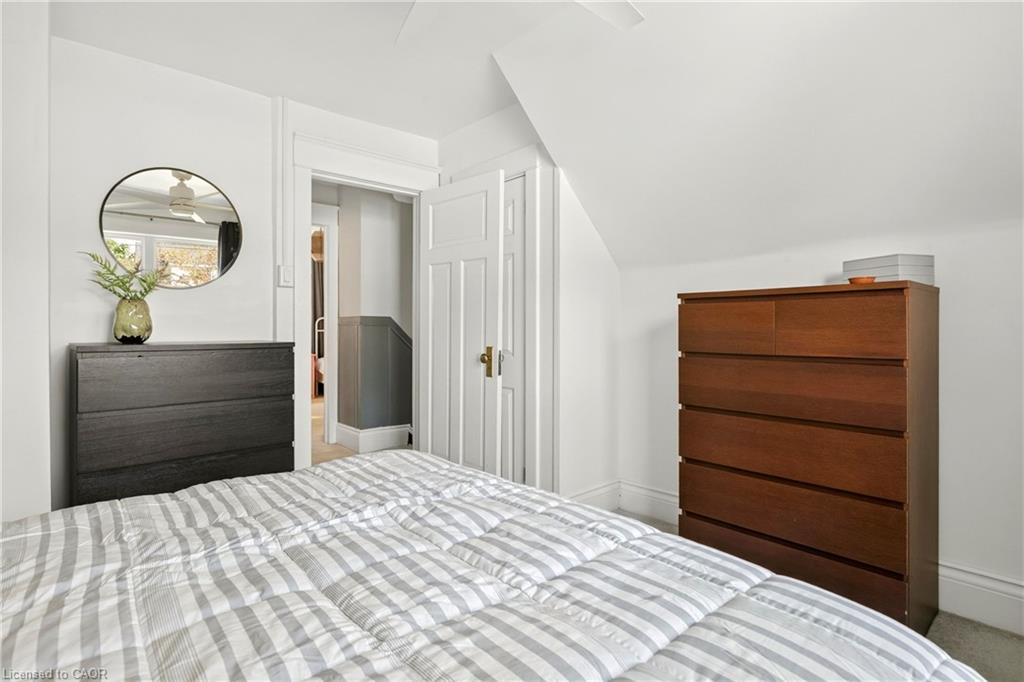 133 Rosslyn Avenue S Property Photo 31