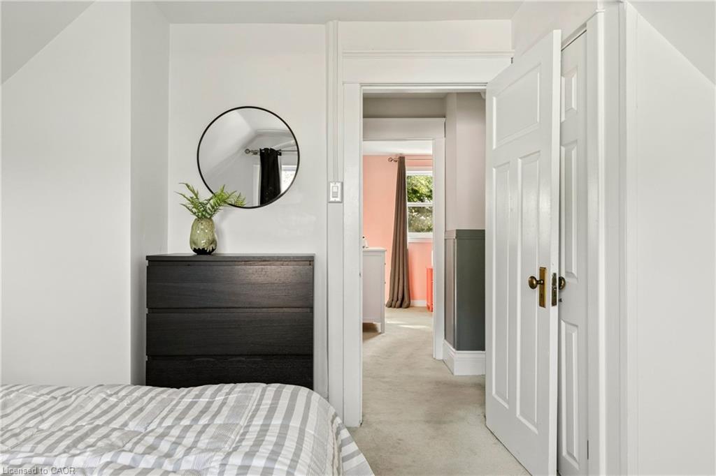 133 Rosslyn Avenue S Property Photo 32