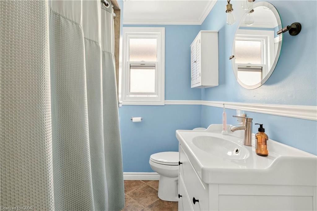 133 Rosslyn Avenue S Property Photo 37