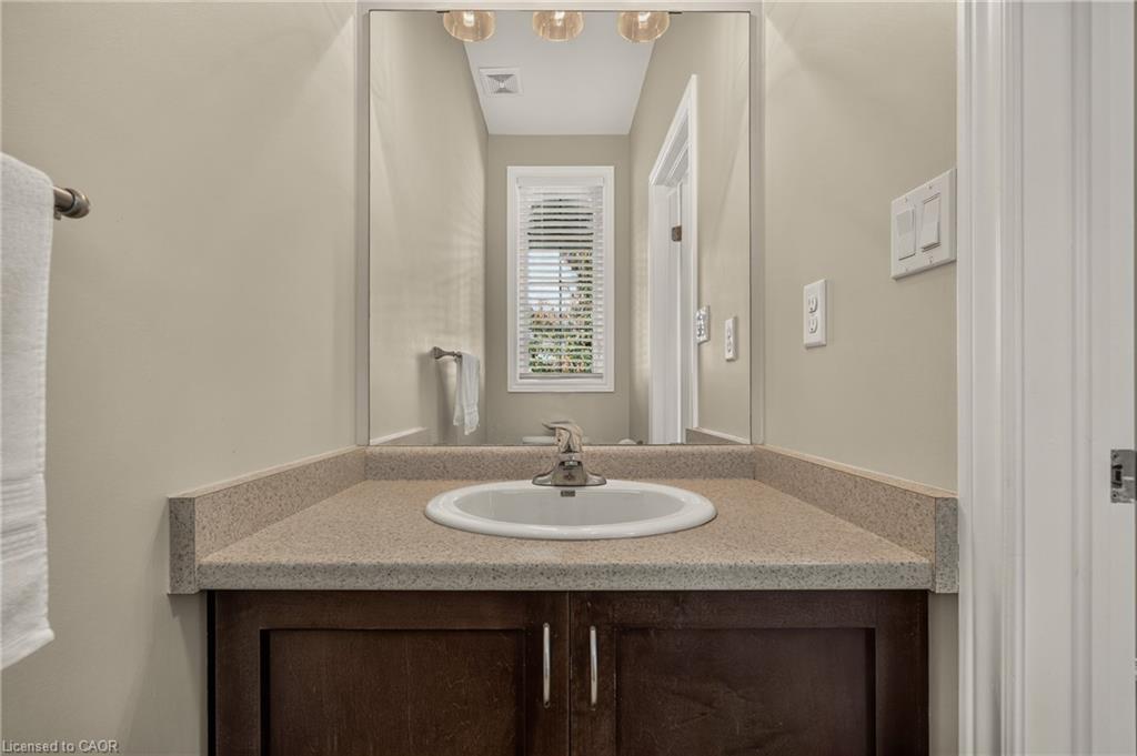 8-370 Stonehenge Drive Property Photo 13