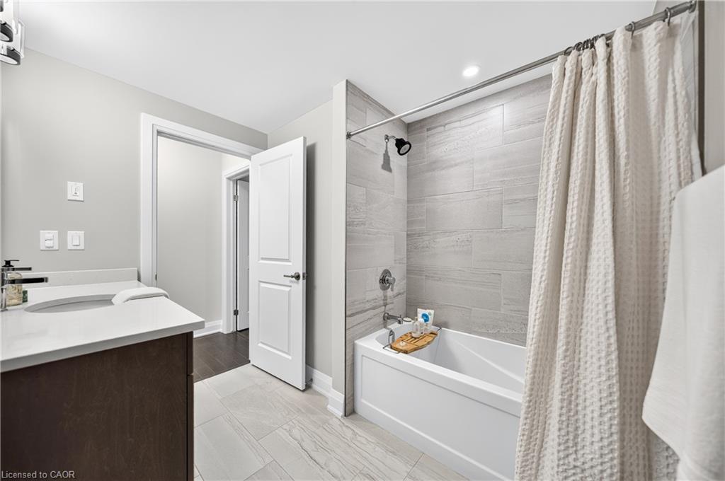 302-249 Grey Silo Road Property Photo 35