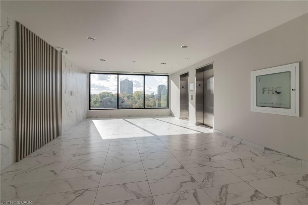 512-103 Roger Street Property Photo 15
