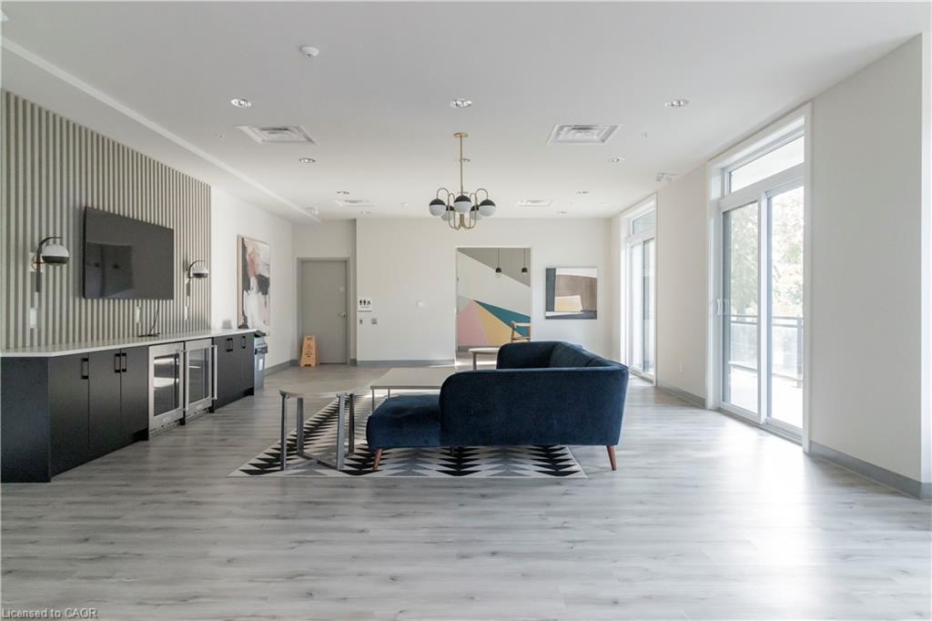 512-103 Roger Street Property Photo 16