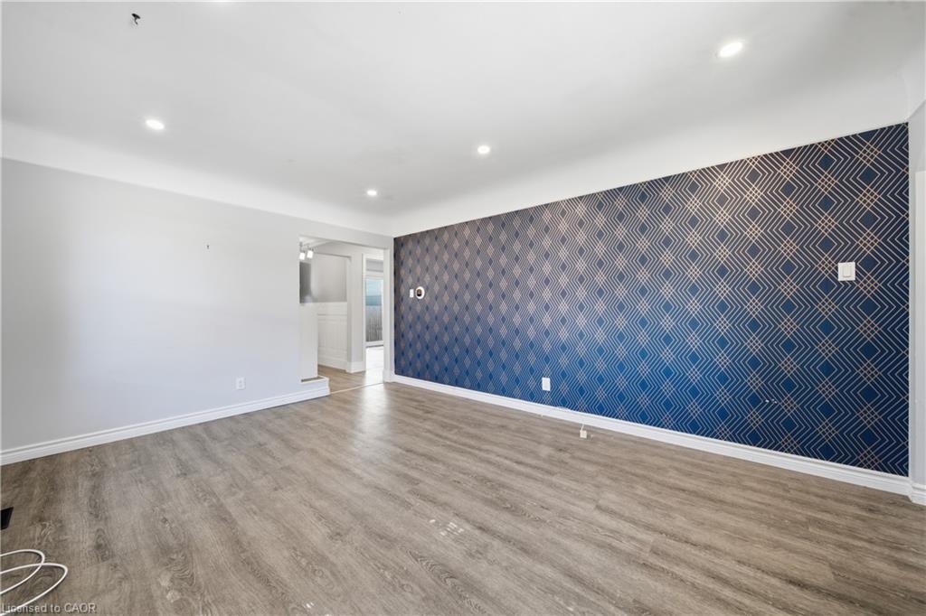 468 Highland Road E Property Photo 6