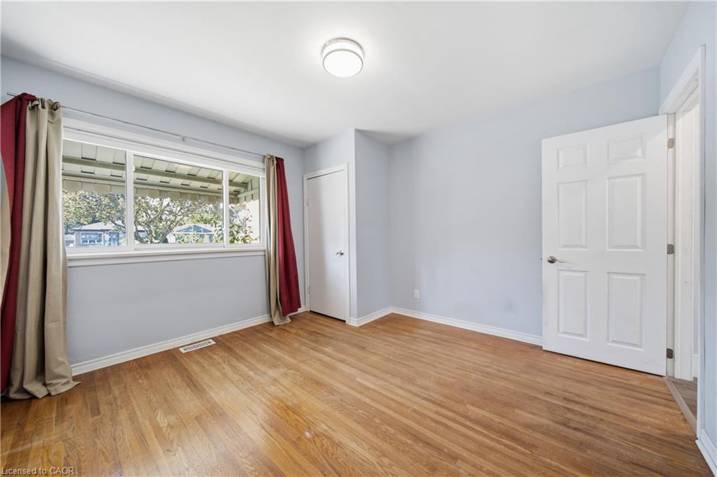 468 Highland Road E Property Photo 10