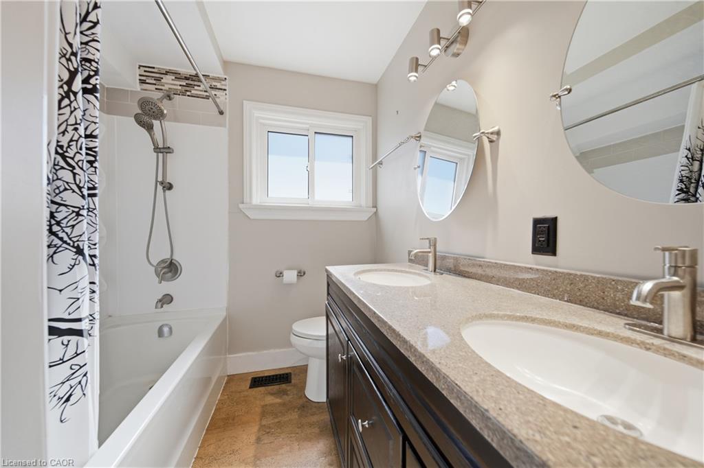 468 Highland Road E Property Photo 12