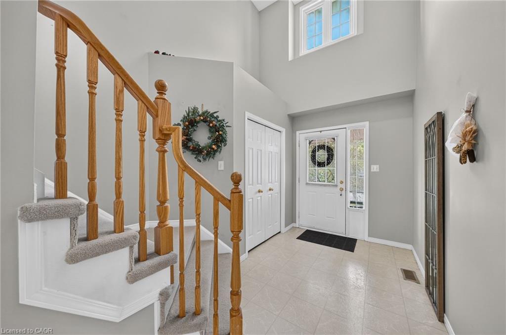 632 Violet Street Property Photo 6