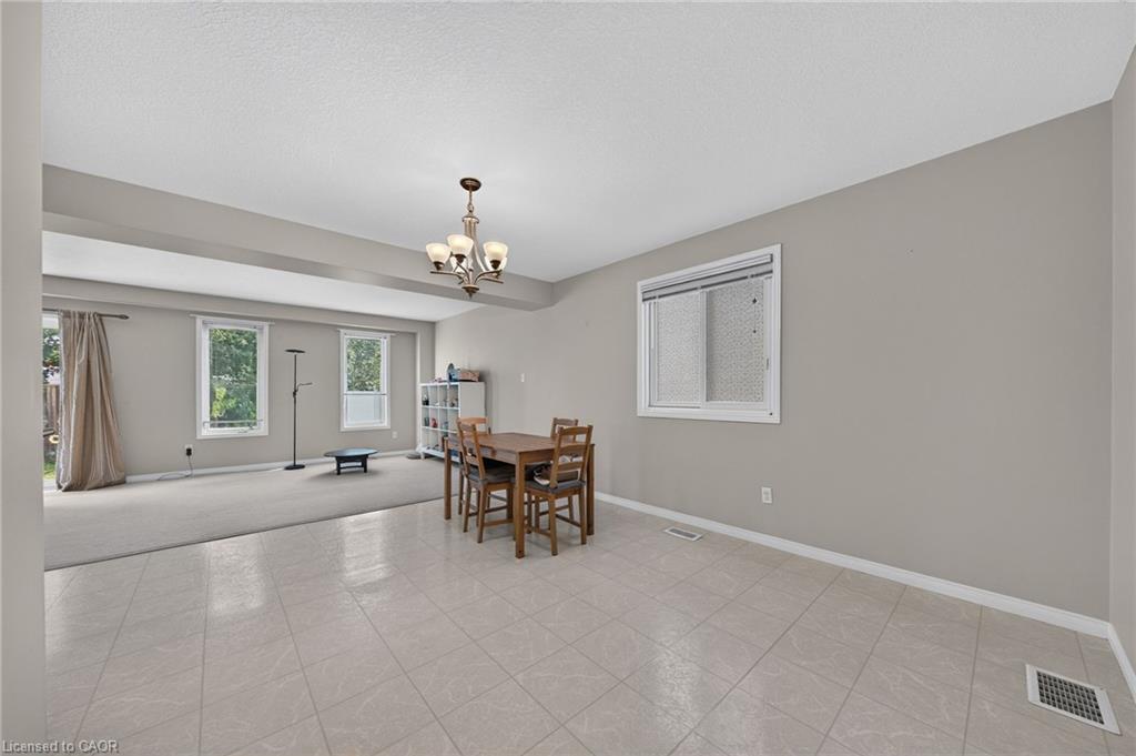 632 Violet Street Property Photo 10