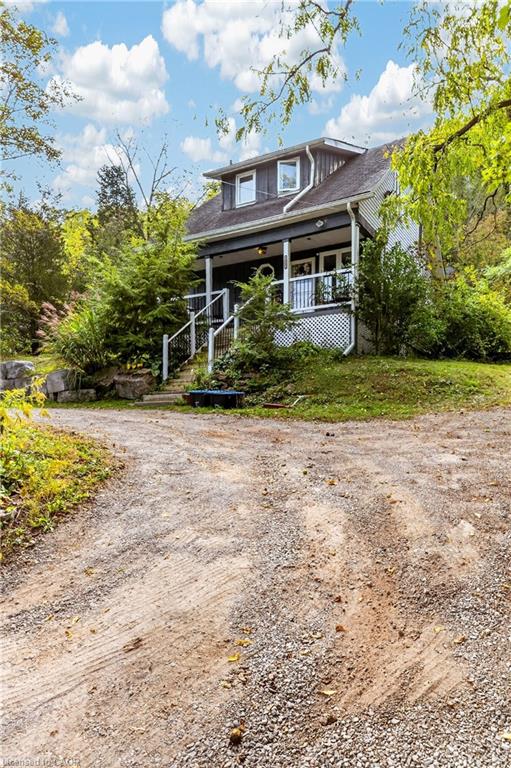 211 Main Street W Property Photo 7