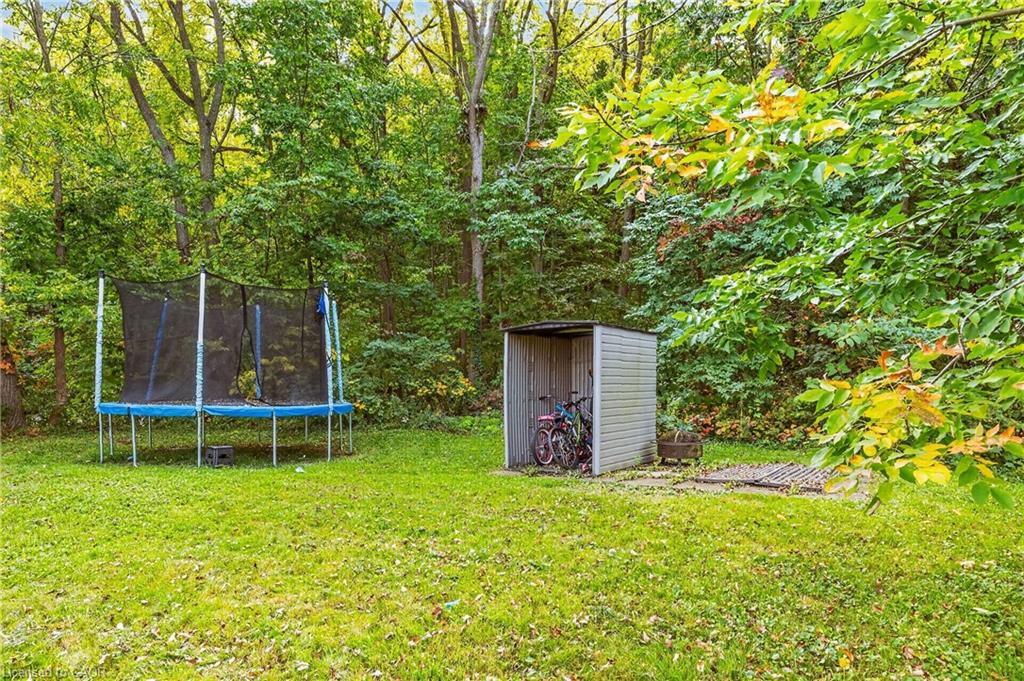 211 Main Street W Property Photo 19