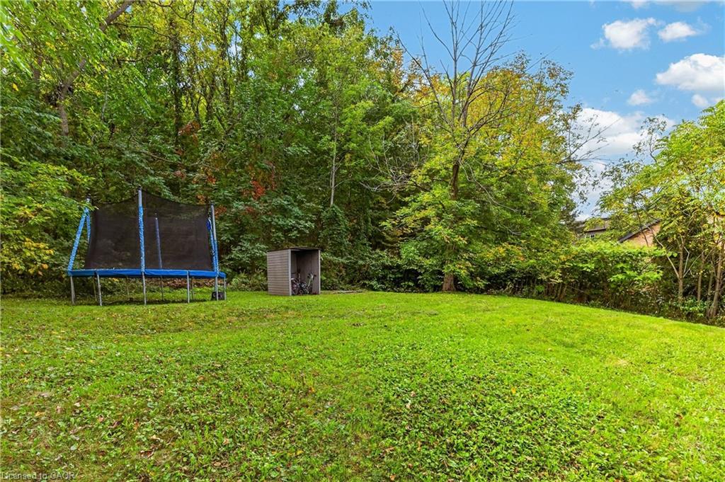 211 Main Street W Property Photo 24
