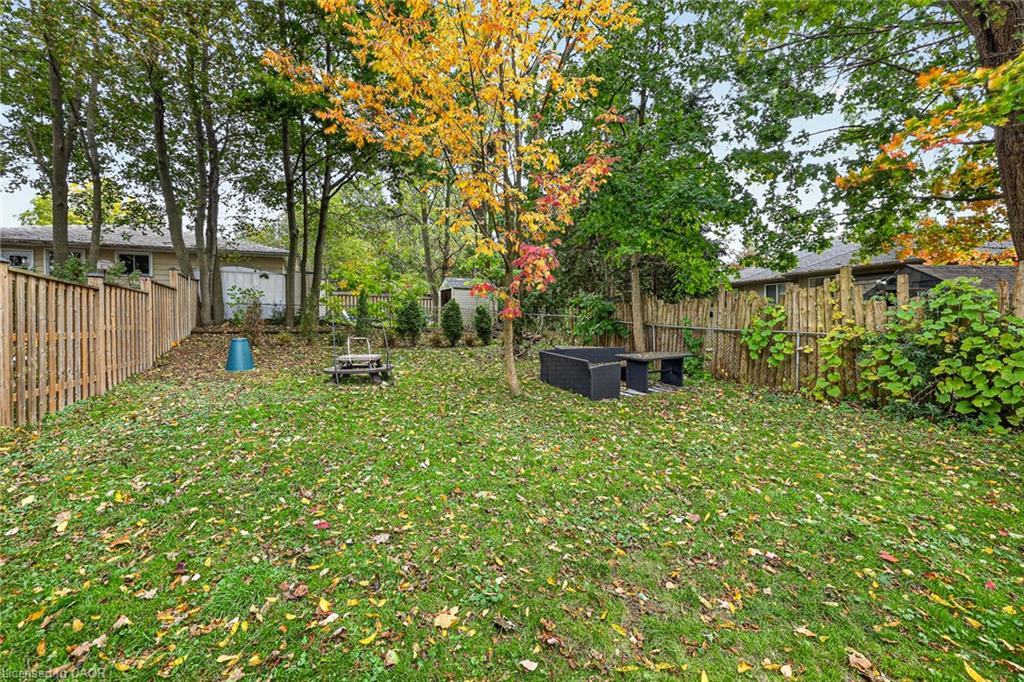 205 Victoria Street S Property Photo 5