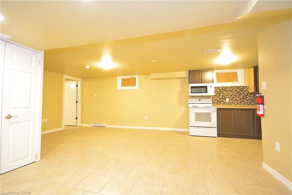 2-171 Rykert Street Property Photo 4
