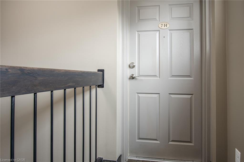 7h-1460 Highland Road W Property Photo 4