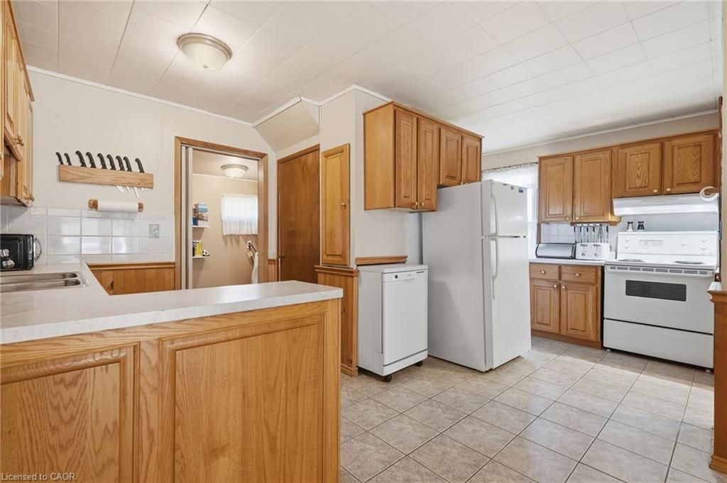 9943 Ort Road Property Photo 7