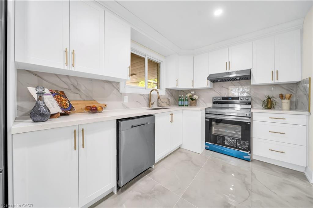61 Keewatin Street S Property Photo 16