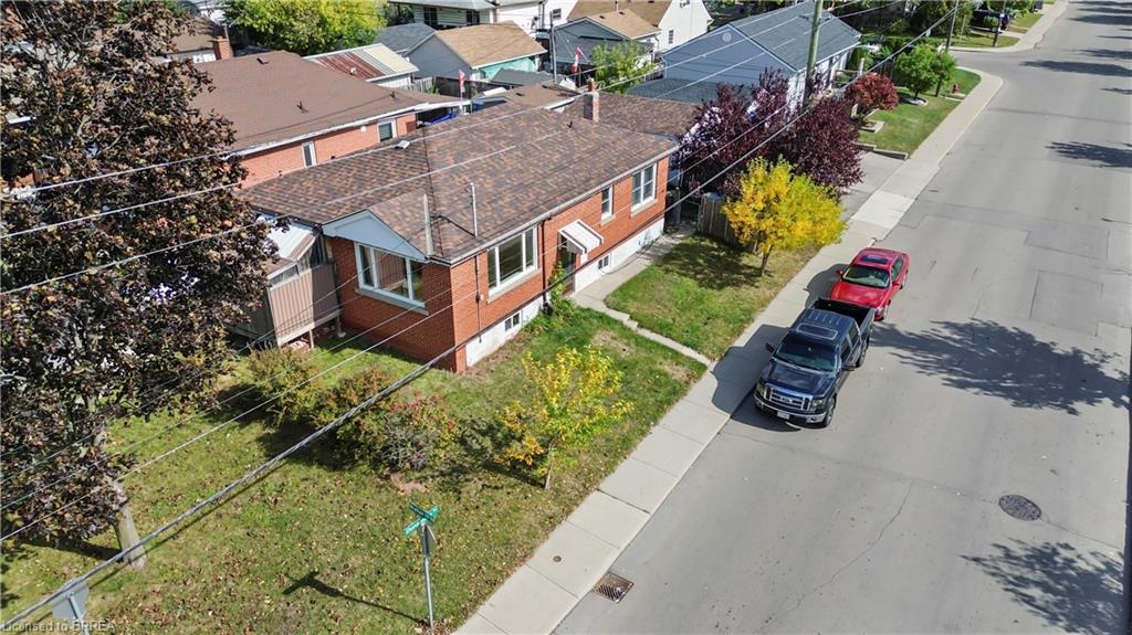 66 Walter Avenue N Property Photo 3