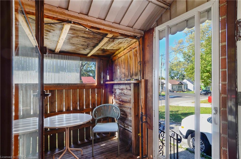 66 Walter Avenue N Property Photo 7