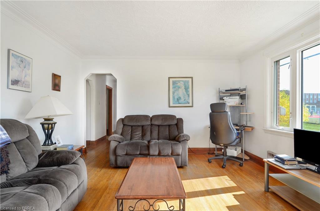 66 Walter Avenue N Property Photo 9