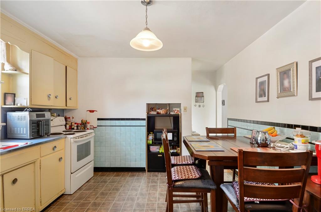 66 Walter Avenue N Property Photo 13