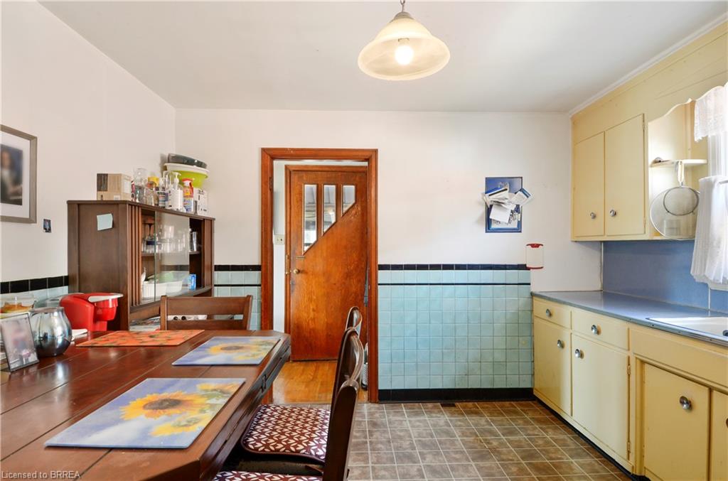 66 Walter Avenue N Property Photo 16