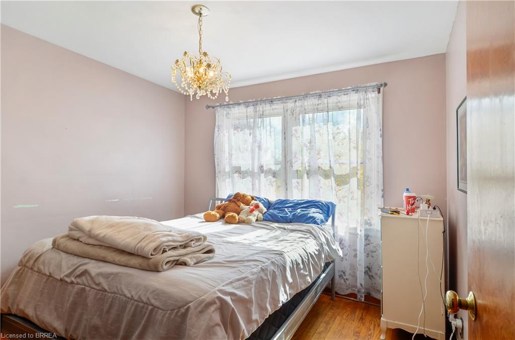 66 Walter Avenue N Property Photo 20