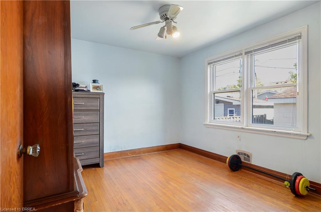 66 Walter Avenue N Property Photo 21