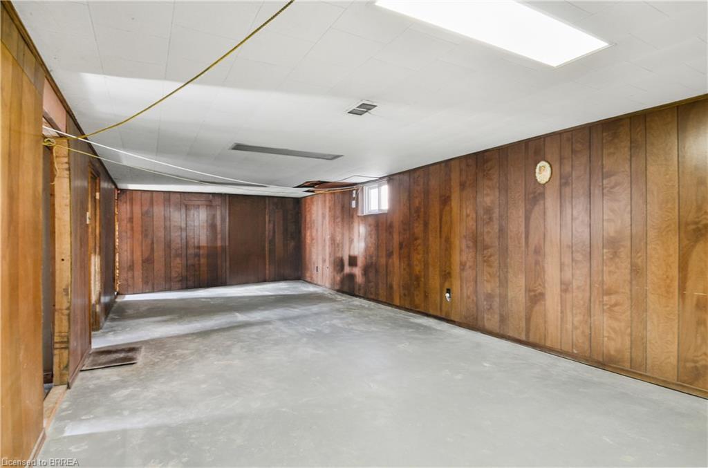 66 Walter Avenue N Property Photo 26