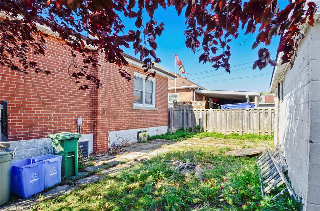 66 Walter Avenue N Property Photo 29