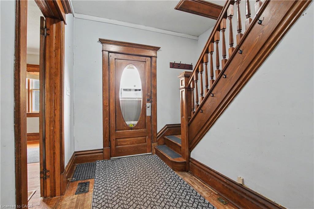 437 Garden Street Property Photo 4