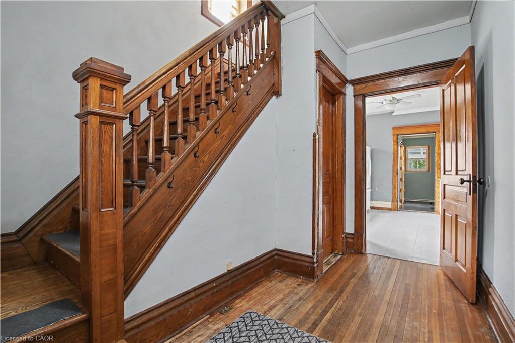 437 Garden Street Property Photo 5