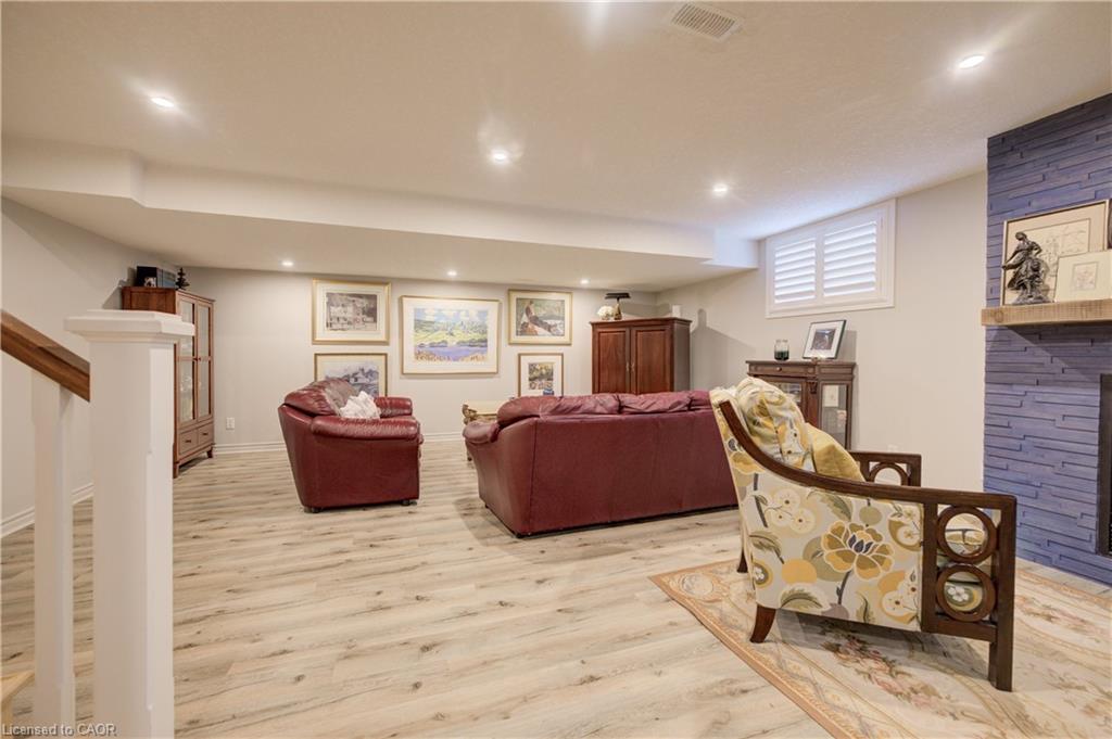 517 Starboard Crescent Property Photo 35