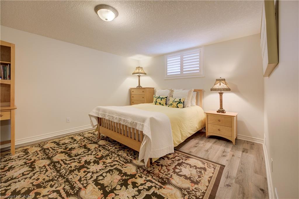 517 Starboard Crescent Property Photo 37
