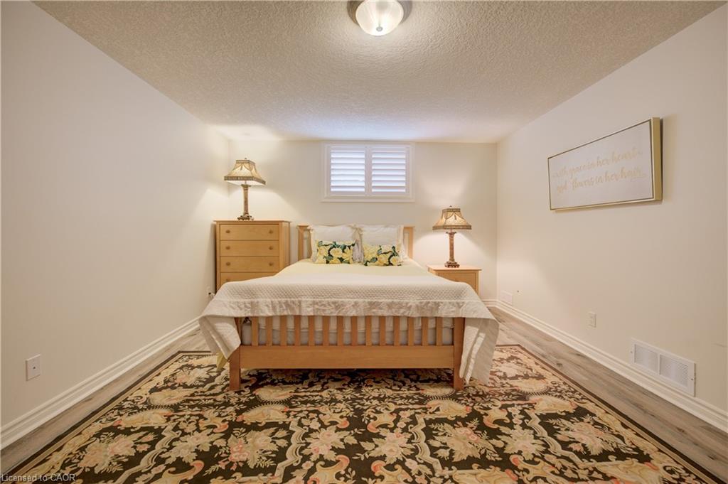 517 Starboard Crescent Property Photo 38
