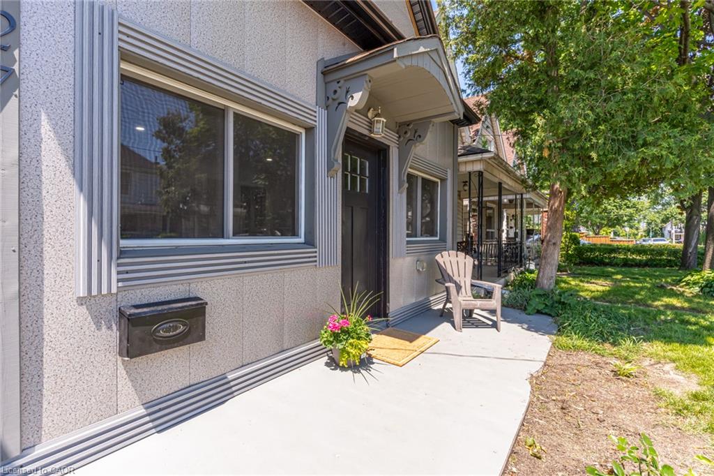 127 Barnesdale Avenue N Property Photo 2