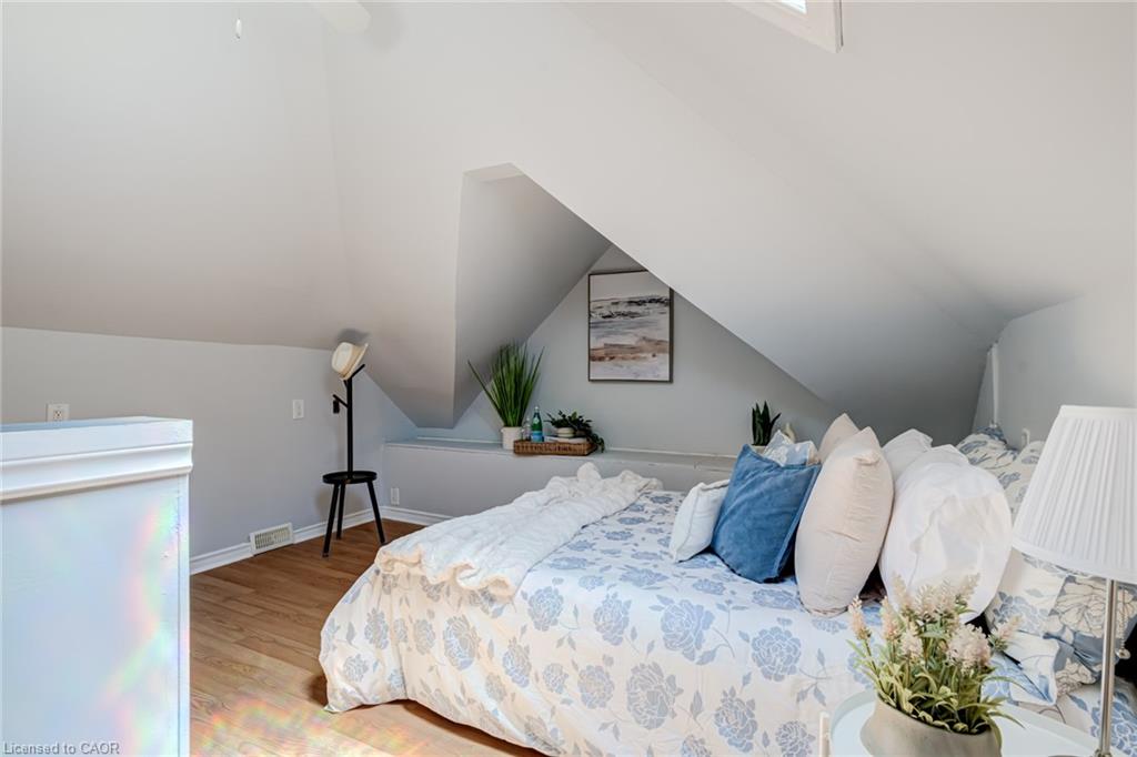 127 Barnesdale Avenue N Property Photo 24