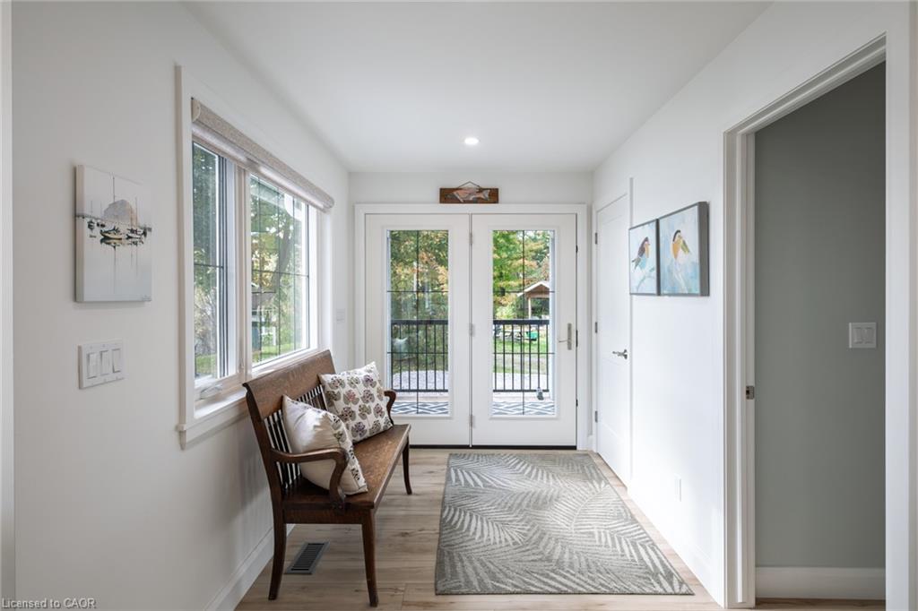 46 King Street S Property Photo 6