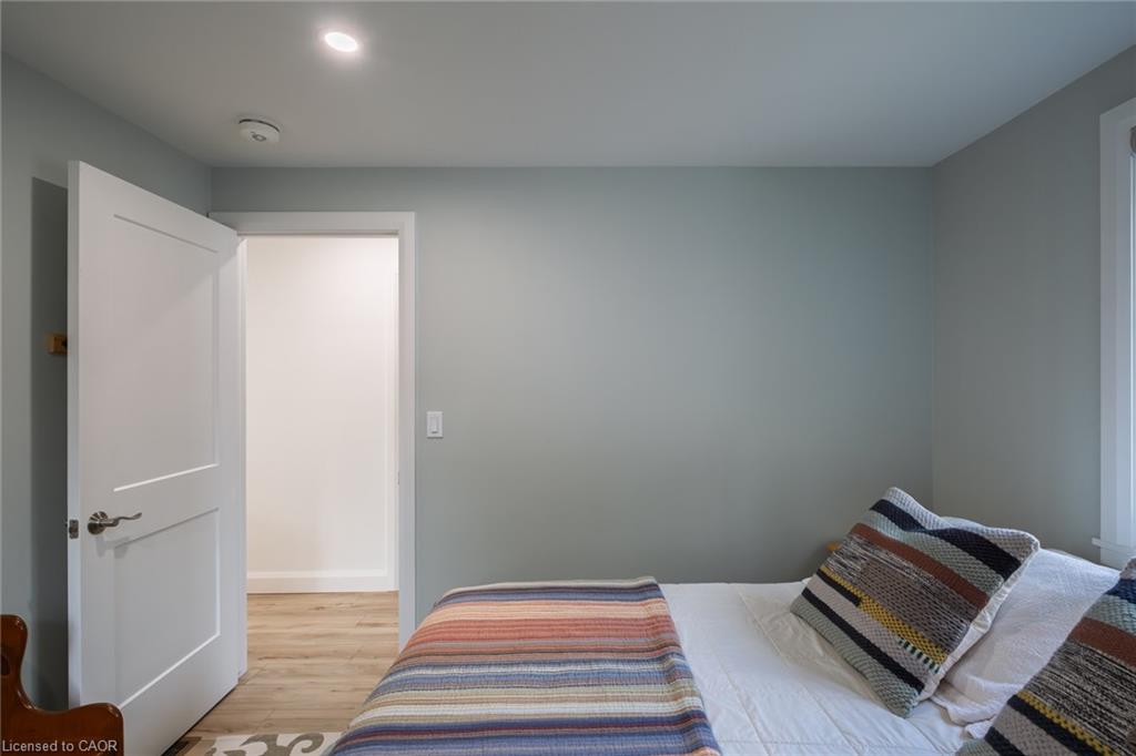46 King Street S Property Photo 16