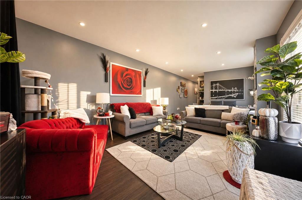 139 Superior Street Property Photo 4