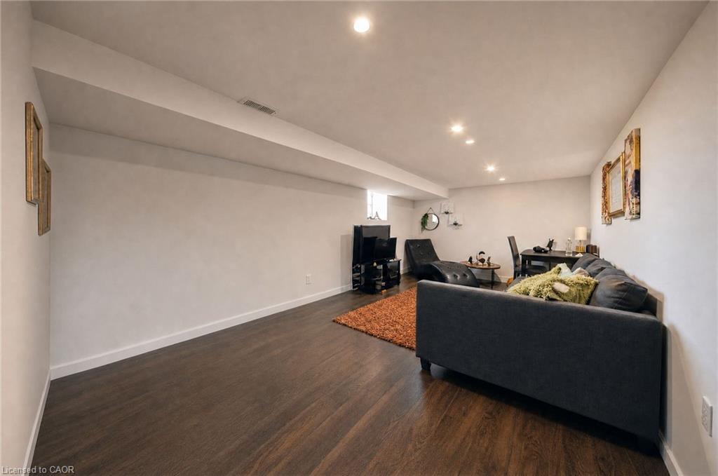 139 Superior Street Property Photo 19