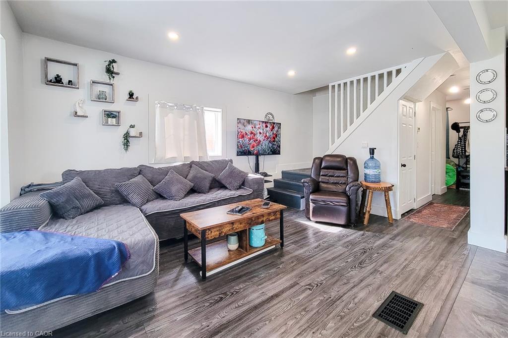 38 Clifford Avenue Property Photo 15