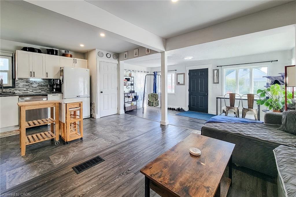38 Clifford Avenue Property Photo 17
