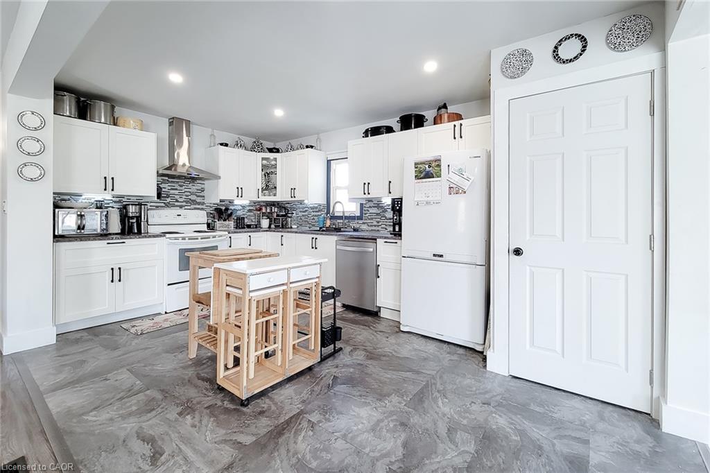 38 Clifford Avenue Property Photo 19