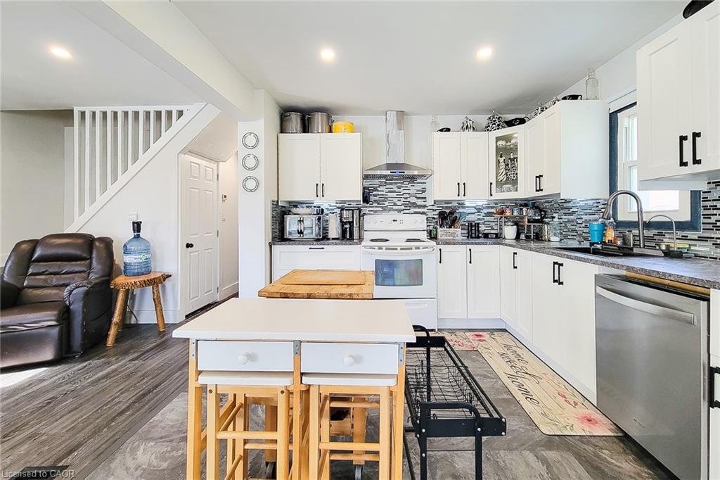 38 Clifford Avenue Property Photo 21